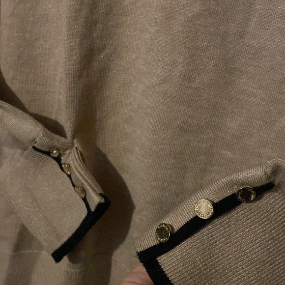 Calvin Klein Sweater - Picture 5 of 6